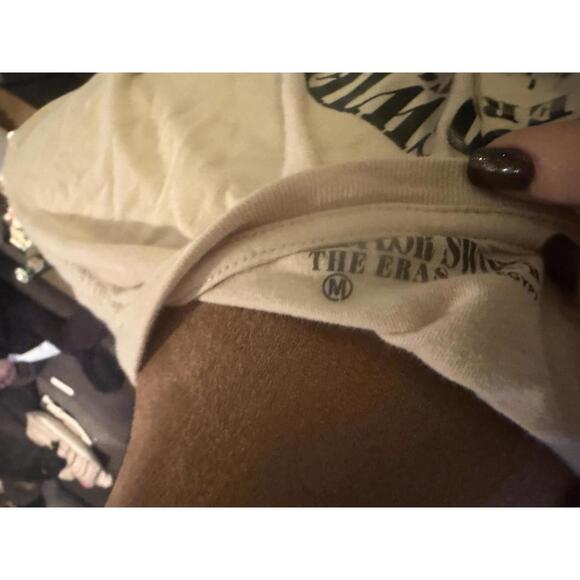 Taylor Swift The Eras Tour Graphic T-Shirt sz M - Picture 4 of 4